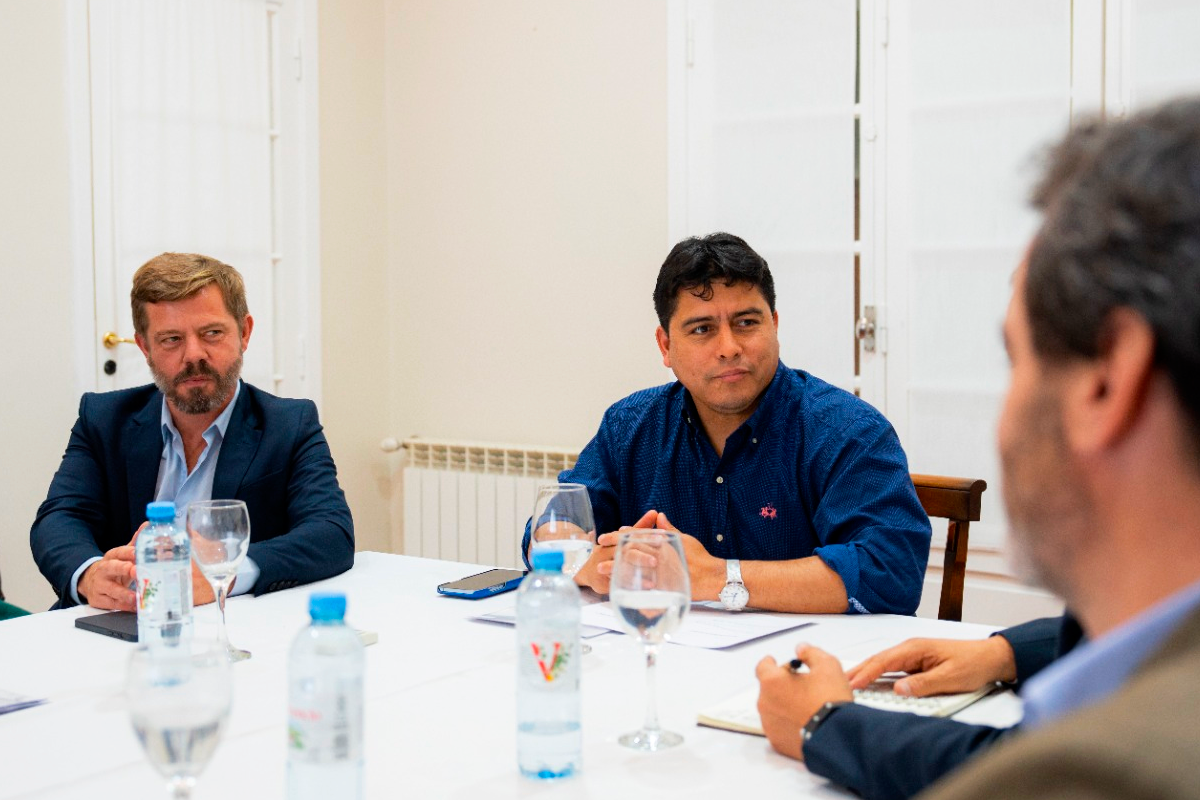 Vidal acord con YPF y la provincia podr disponer de los pozos petroleros maduros