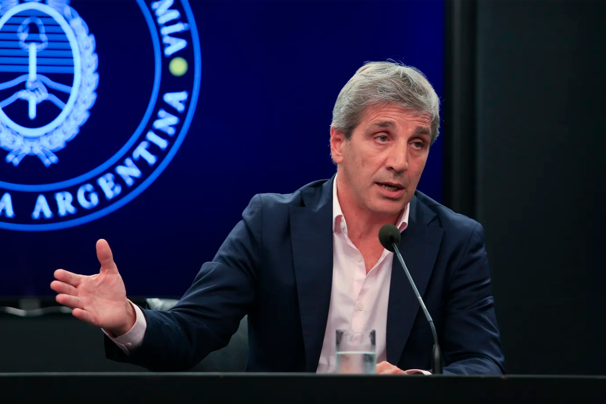 La respuesta de Luis Caputo a Cristina Fernndez: 'La invito a tener un poco de dignidad'