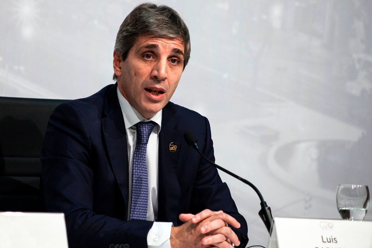 Milei design a Caputo como guardin de todos los fondos fiduciarios y encarg una auditora