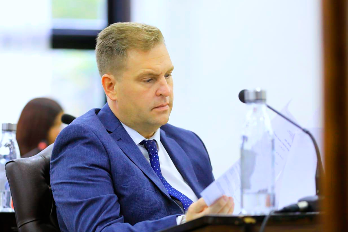 Von der Thusen pidi ms trabajo legislativo, pero no tuvo apoyo de sus pares