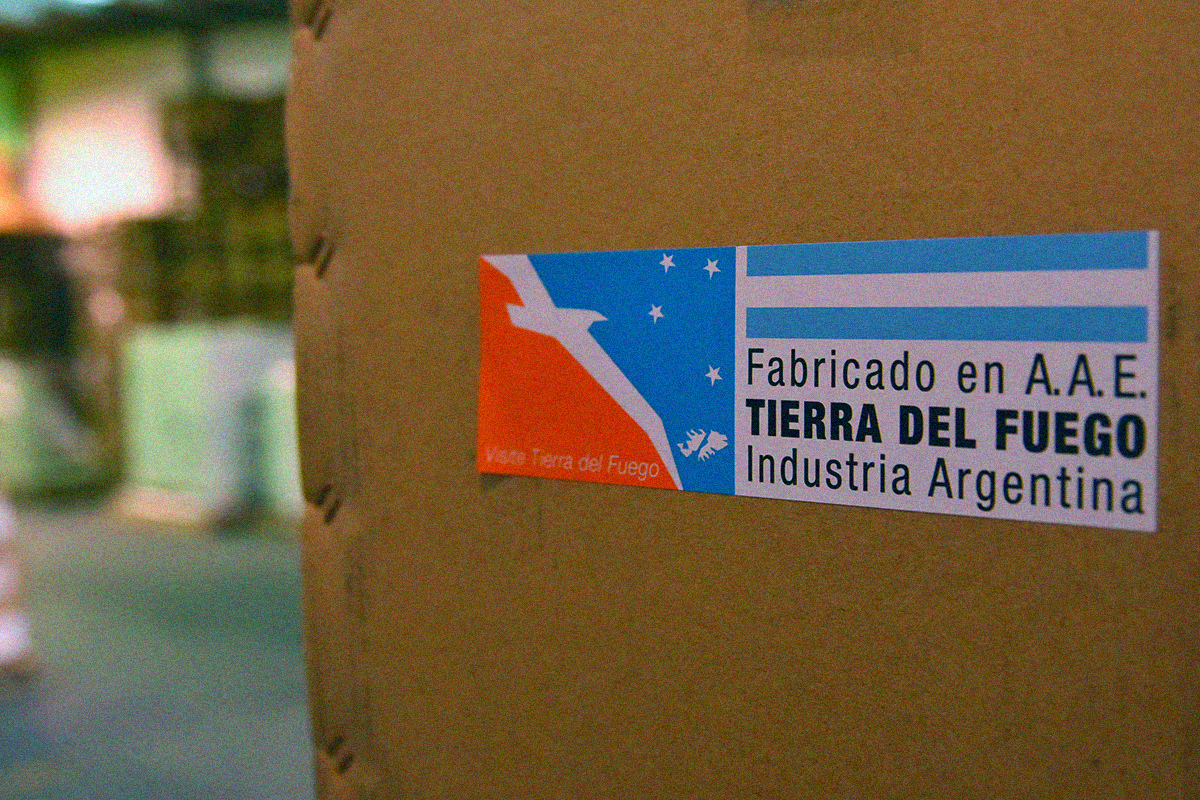 Proyecto de diputados del PRO pone en riesgo la industria fueguina de celulares
