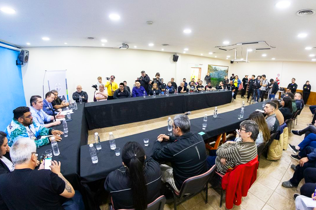 Perez, junto a la CGT, rechaz la Ley mnibus y brind pleno respaldo a trabajadores