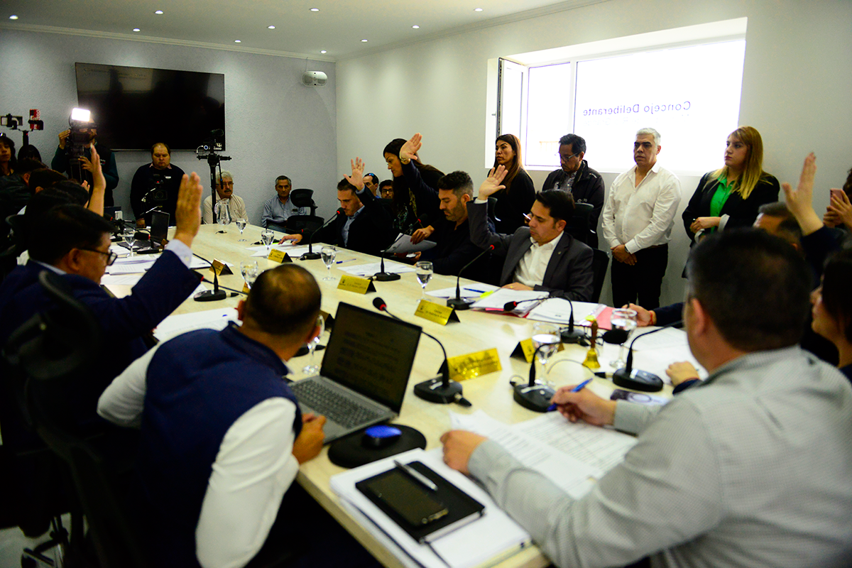Recortan fondos al Municipio, pero amplan planta de personal del Concejo Deliberante